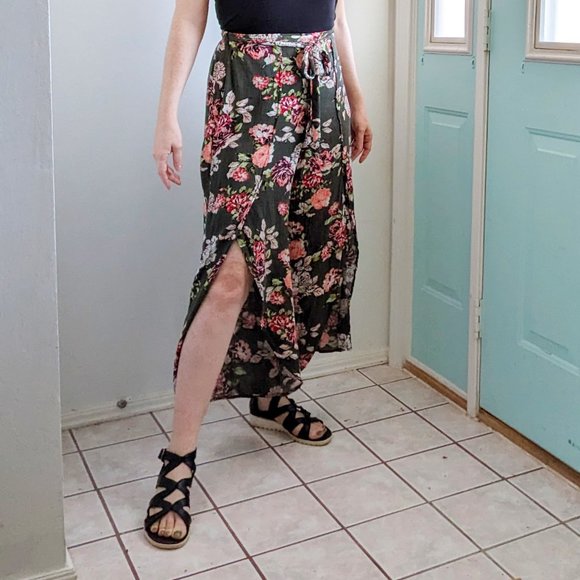 Xhilaration Small Split Leg Floral Olive High Rise Pants - Picture 8 of 12